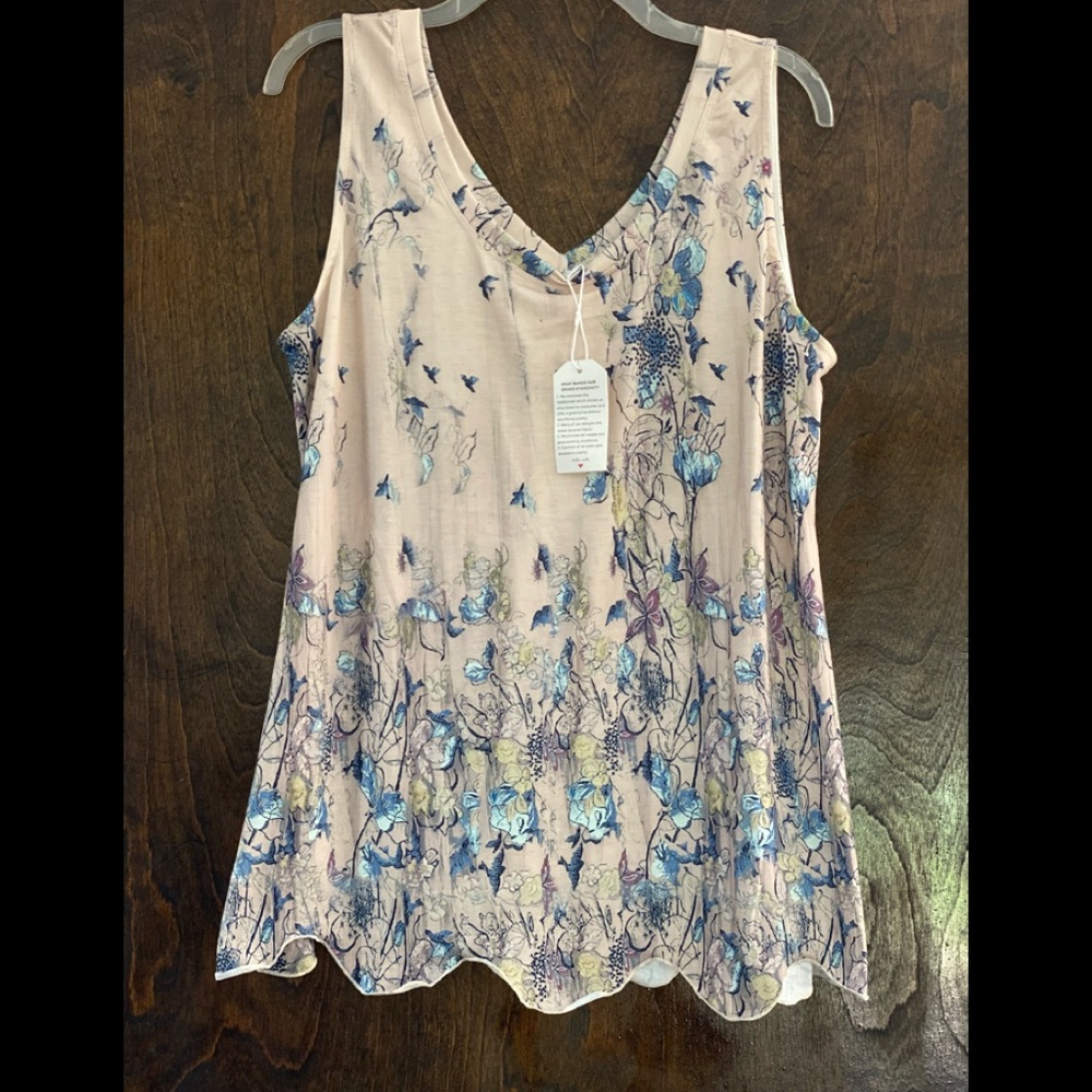 New boutique sleeveless top.